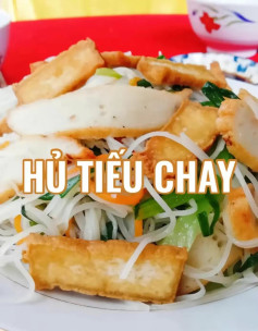 Hủ Tiếu Chay: Món ăn chay ngon với hủ tiếu, rau củ xào và đậu phụ chiên giòn