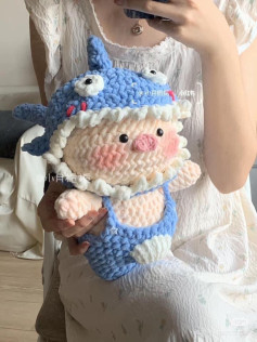 Hướng dẫn chi tiết cách móc búp bê heo mặc đồ cá mập và váy công chúa màu hồng dễ thương