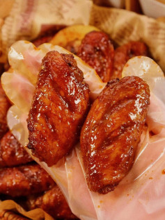 Hướng dẫn làm cánh gà nướng mật ong tỏi thơm ngon, vàng giòn hấp dẫn