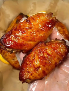 Hướng dẫn làm cánh gà nướng sốt chanh mật ong, da giòn vàng ruộm