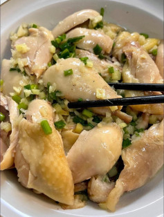 Hướng dẫn làm món Gà luộc xé phay trộn tỏi ớt sả cực ngon, da giòn thịt mềm