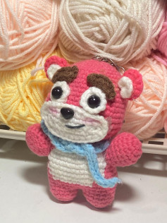 Hướng dẫn móc gấu dâu amigurumi màu hồng với khăn xanh, kèm hình ảnh thành phẩm và bản vẽ chi tiết