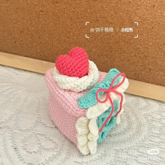Hướng dẫn móc len bánh kem trái tim màu hồng xanh