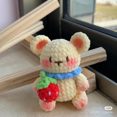 Hướng dẫn móc len bé gấu cầm dâu màu kem dễ thương