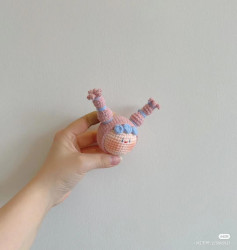 Hướng dẫn móc len búp bê đầu tròn tóc xanh hồng