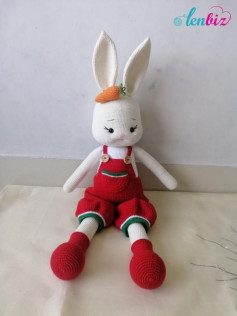 Hướng dẫn móc len búp bê thỏ mặc quần yếm đỏ