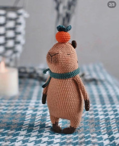 Hướng dẫn móc len Capybara dễ thương với cà rốt trên đầu