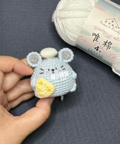 Hướng dẫn móc len chuột đầu bếp dễ thương với bảng chart chi tiết từng phần