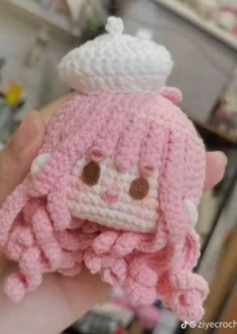 Hướng dẫn móc len đầu búp bê tóc hồng đội mũ trắng, bao gồm chart chi tiết từng hàng