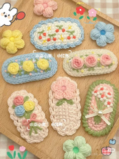 Hướng dẫn móc len kẹp tóc hoa hồng và hoa cúc pastel