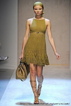 Hướng dẫn móc len váy Salvatore Ferragamo màu vàng