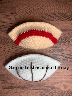 Hướng dẫn móc mũ búp bê: Mũ trắng họa tiết và mũ vàng viền đỏ