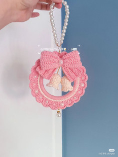 Hướng dẫn móc túi vòng tròn hình nơ màu hồng đính ngọc trai