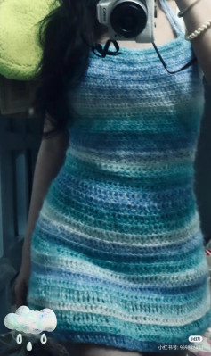 Hướng dẫn móc váy ngắn màu xanh biển