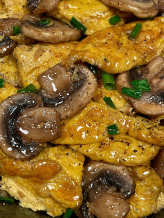 Hướng dẫn nấu món trứng chiên xào nấm hương, phi thơm tỏi và hành lá