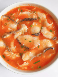 Hướng dẫn nấu Soup cá phi lê cà chua nấm kim châm