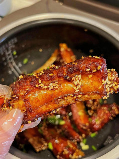 Hướng dẫn nấu sườn heo nướng mật ong ngon tuyệt trong nồi cơm điện