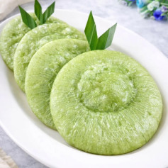 Kue Cucur Pandan: Traditional Indonesian Green Coconut Pancakes with Fresh Leaves