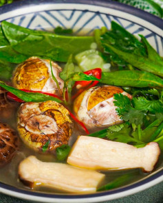 Lẩu Trứng Lộn Nước Dừa Thơm Ngọt