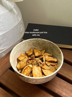 Make Miso Mushroom Pot Rice: A Simple One-Pot Meal with Enoki, Shiitake, and Shimeiji Mushrooms