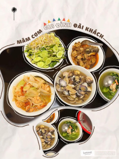 Mâm cơm gia đình đãi khách: Cá bớp kho thịt và nghêu hấp sả