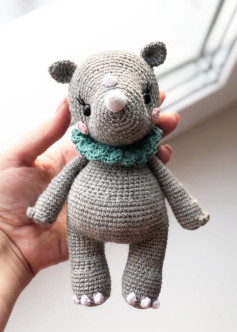 Мастер класс по вязанию носорога Барни крючком: схема и материалы
