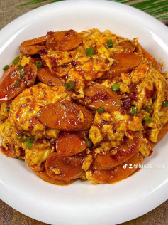 Món trứng xào xúc xích sốt chua ngọt ăn cơm, công thức chế biến đơn giản tại nhà