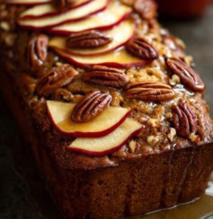 Pan de manzana y canela con nueces: suave, aromático y perfecto para el desayuno