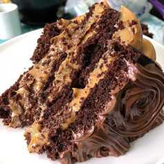 Pão de Mel com Doce de Leite e Ganache de Chocolate
