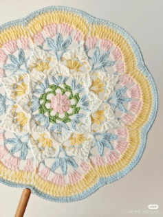 Pastel Mandala Crochet Hand Fan with Detailed Pattern Chart