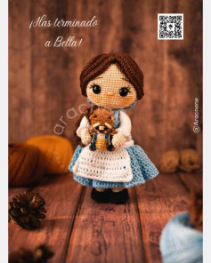 Patrón Crochet Amigurumi Bella: Búp bê công chúa với váy xanh trắng và gấu bông