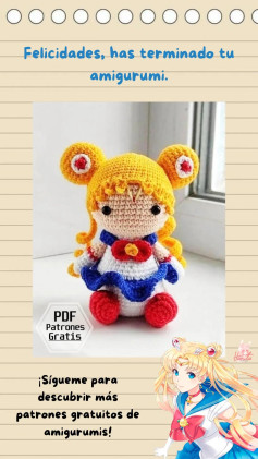 Patrón de Amigurumi Sailor Moon con cabello rubio y traje azul