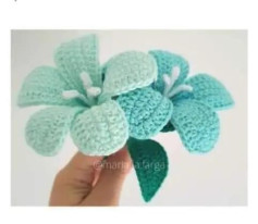 Patrón de flor azul cielo con pétalos y estambres