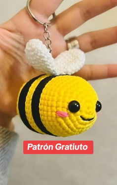 Patrón Gratuito Abeja Amigurumi Llavero Amarillo y Negro