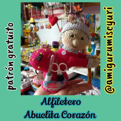 Patrón gratuito Amigurumi Abuelita Corazón: Alfilerero de ganchillo con patrones paso a paso