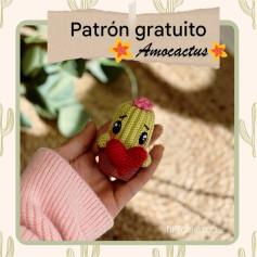 Patrón gratuito Amocactus: cactus amigurumi con corazón y flor