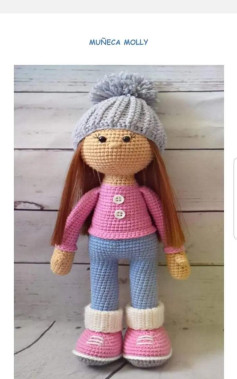 Patrón Gratuito Muñeca Amigurumi Molly con Gorro y Ropa