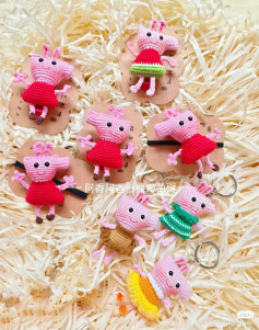 Peppa Pig Amigurumi Crochet Pattern: Complete Chart Guide for Dolls, Keychains and Hair Accessories