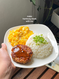Quick and Easy Homemade Hamburg Steak Recipe with Minced Pork, Onions, and Scrambled Eggs