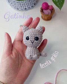 Receita Gratuita: Chaveiro Gatinho Cinza Amigurumi (Gatinho)