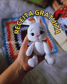 Receita Gratuita de Coelho Amigurumi Branco