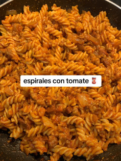 Receta de espirales con tomate y chorizo