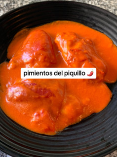 Receta de Pimientos del Piquillo Rellenos con Salsa Cremosa