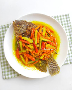 Resep Gurame Acar Kuning: Ikan Gurame Goreng Sốt Asem Gừng