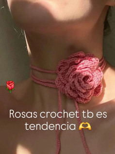 Rosa de crochet trenzada: collar, cinturón y accesorios con esquema paso a paso