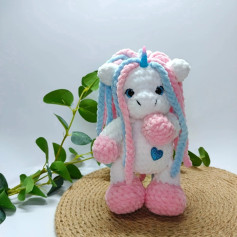 Руководство по вязанию амигуруми единорога: материалы, сокращения и пошаговая схема сборки