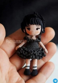 Схема амигуруми бúp bê Wednesday Addams