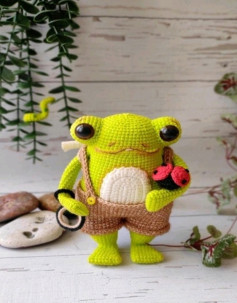 Схема амигуруми лягушонок Энтони с брелоком и божьими коровками