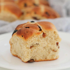Soft & Fluffy Homemade Hot Cross Buns with Sultanas and Cinnamon
