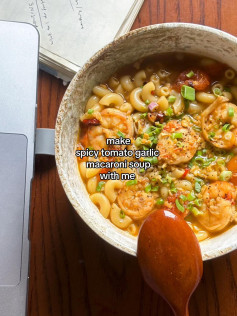 Spicy Tomato Garlic Macaroni Soup with Prawns